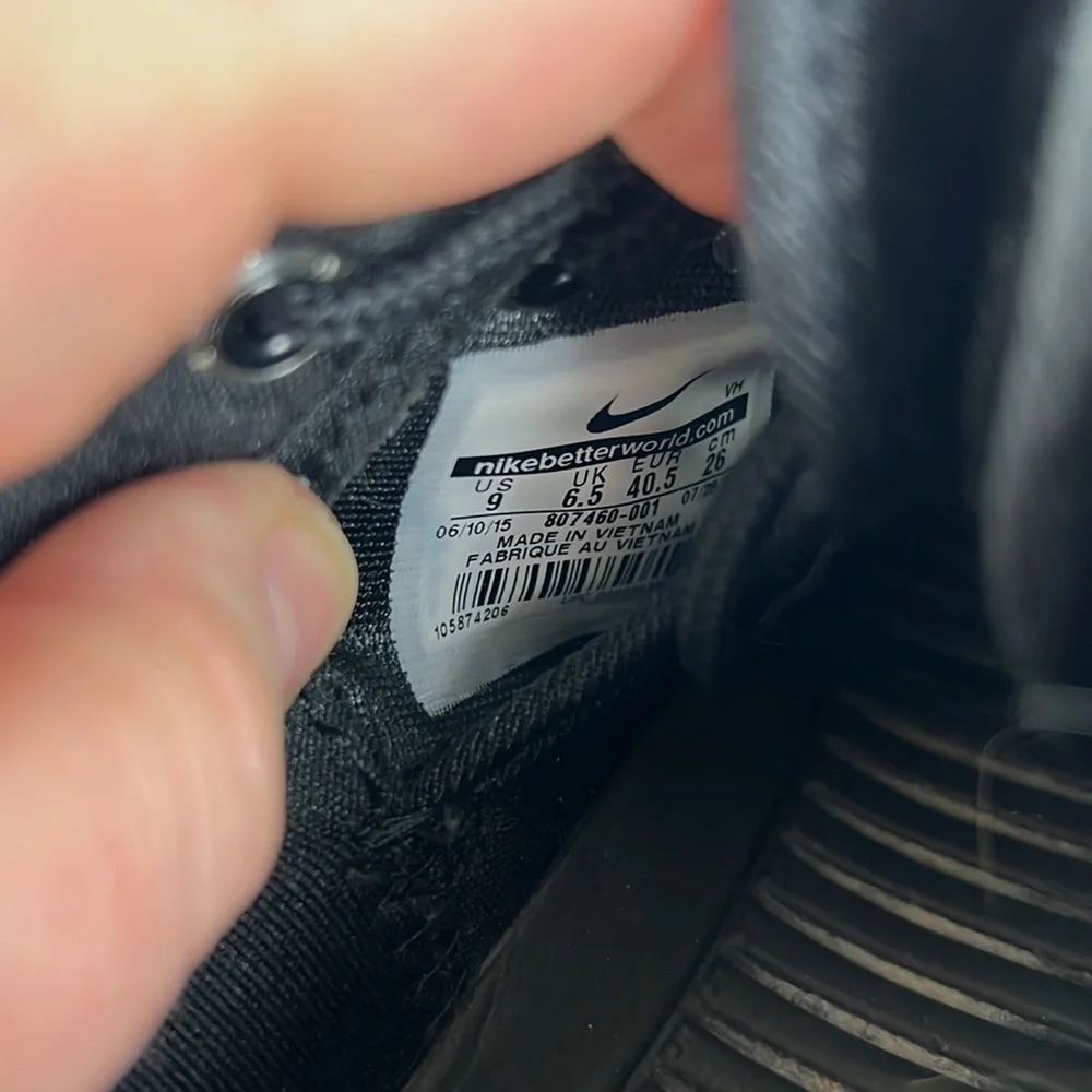 Nike triple black textured roshe one athletic shoes us women’s size 9_9